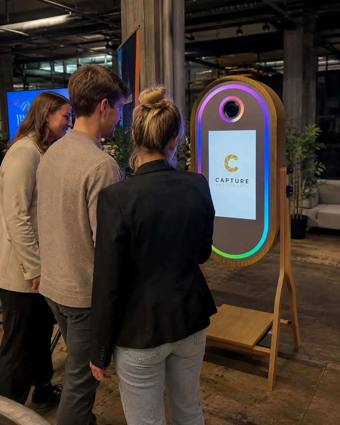 De spiegelbooth opgebouwd en klaar in Oss